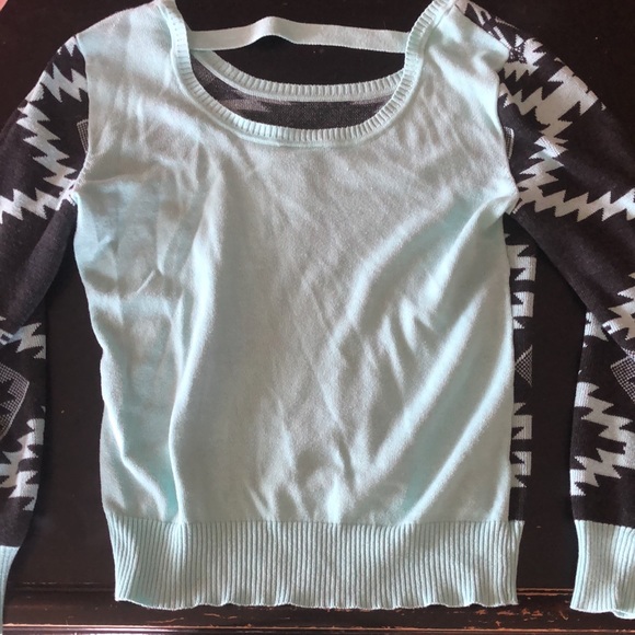 Aztec top - Picture 4 of 4